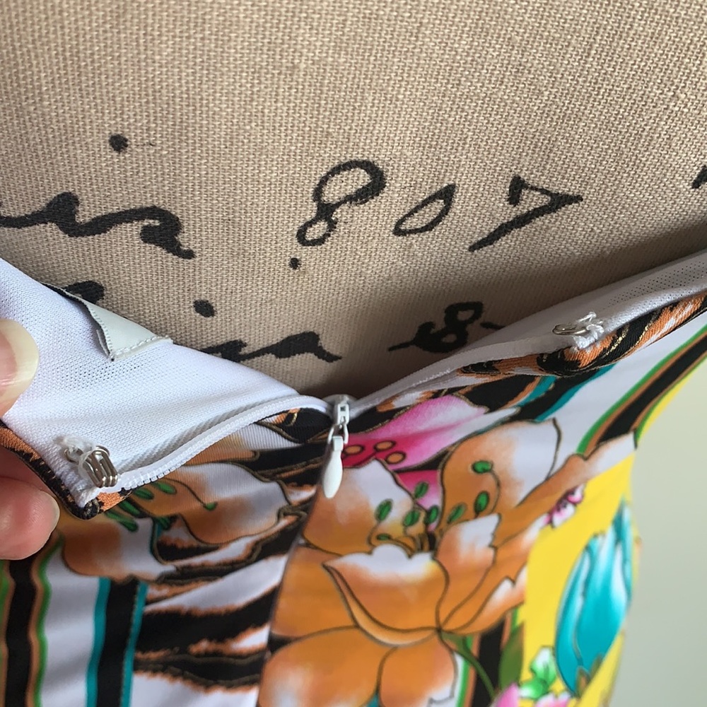 Cache Floral Dress - Picture 9 of 11